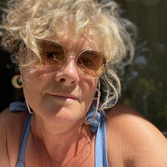 corinne F. nounou Bayonne 64
